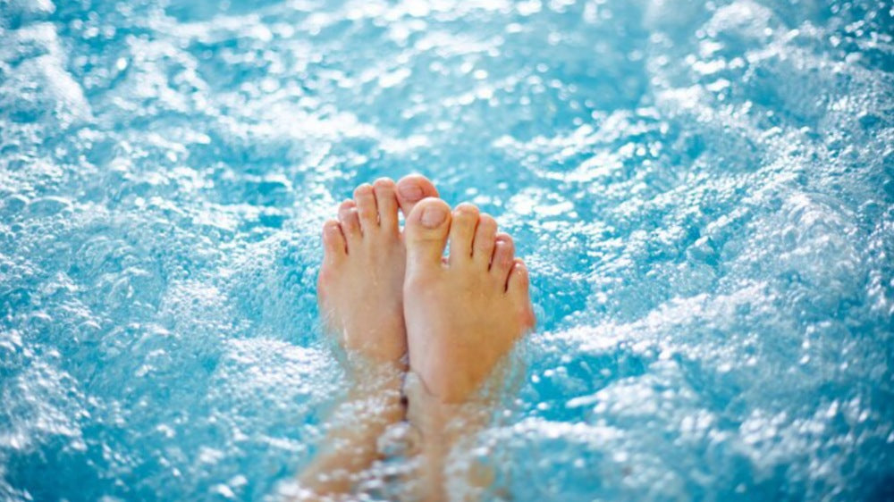 Benefits of Using Moisturizing Fizzy Foot Soaks in Different Seasons