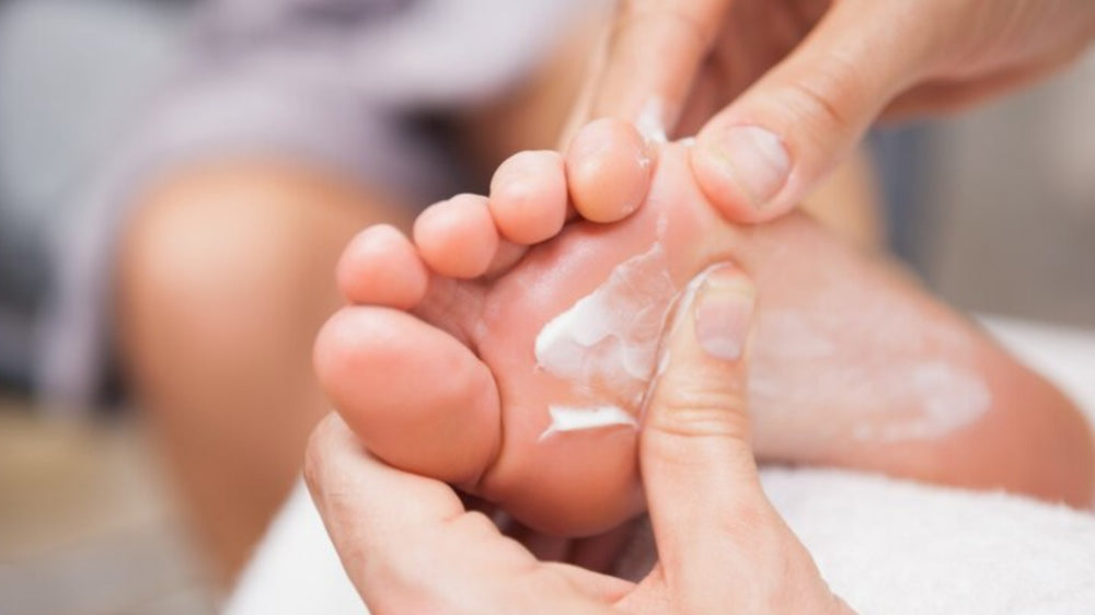 How to use moisturizing foot balm? Tips, usage, and combining with other products